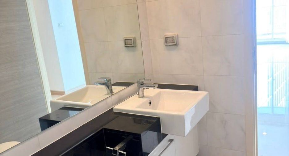Wohnung zur Miete mit 2 Zimmer in Yan Nawa, Bangkok