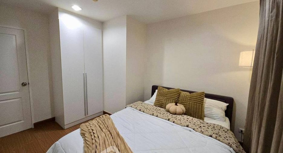 À louer 2 chambres condo à Huai Khwang, Bangkok