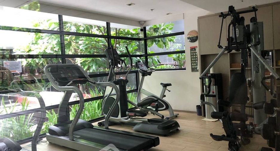 For sale 1 bed condo in Khlong Toei, Bangkok