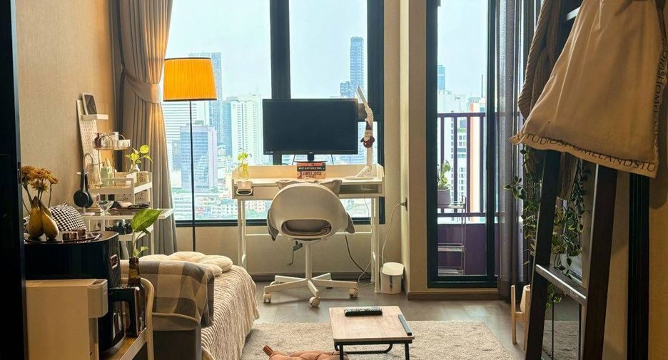 Wohnung zur Miete mit 1 Zimmer in Bang Rak, Bangkok