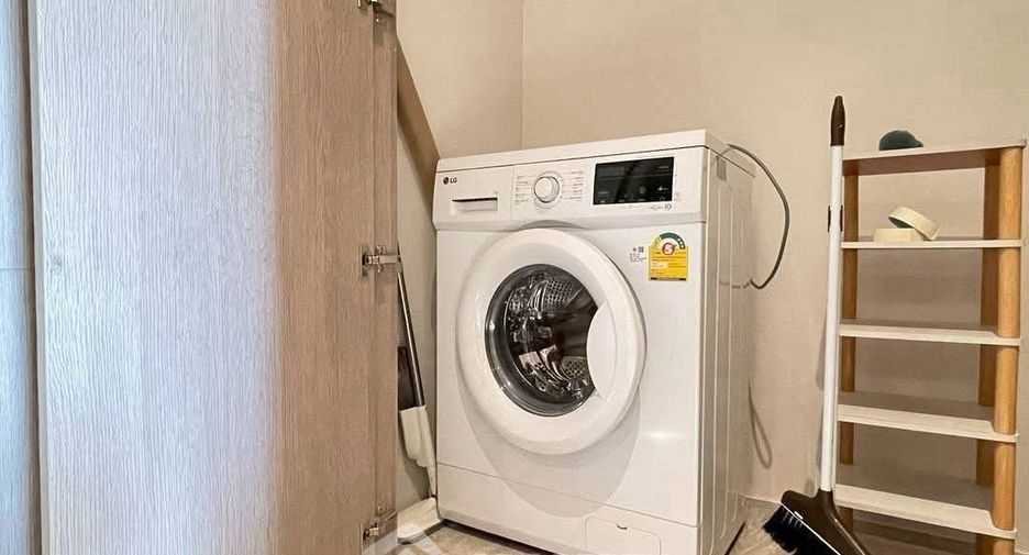 Wohnung zur Miete mit 1 Zimmer in Huai Khwang, Bangkok