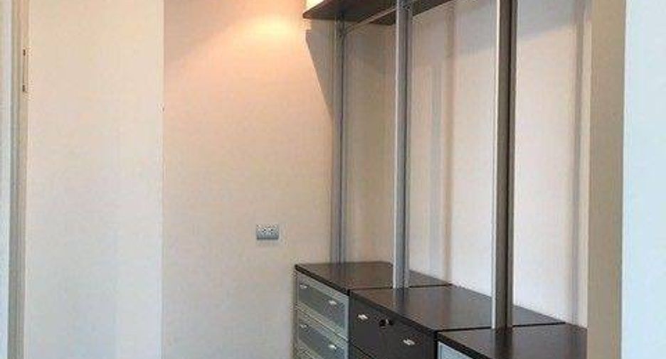 For sale 3 bedrooms condo in Bang Kho Laem, Bangkok