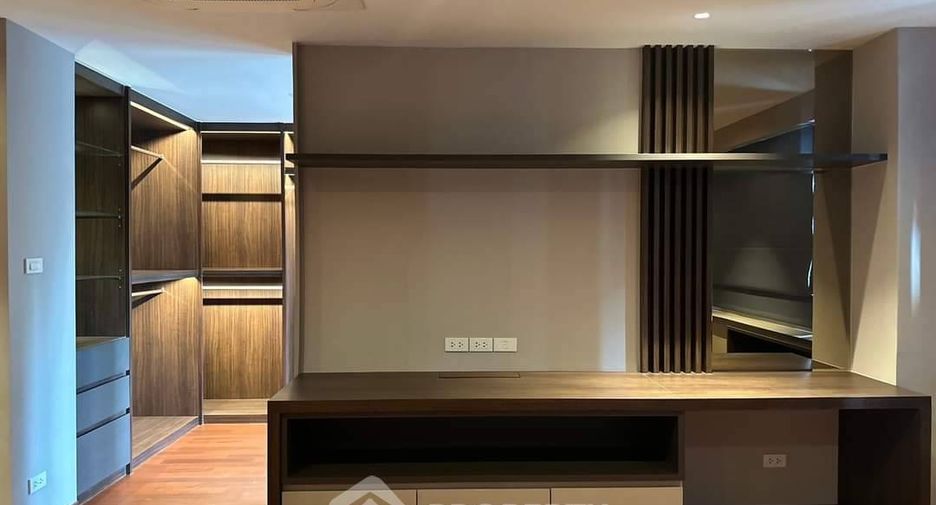 For sale 3 bedrooms condo in Pathum Wan, Bangkok