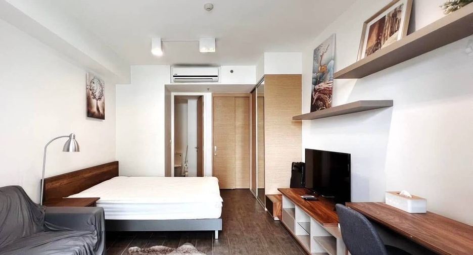 For sale 1 bed condo in Khlong Toei, Bangkok