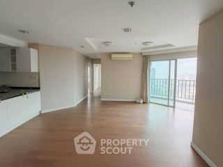 For sale 2 bedrooms condo in Huai Khwang, Bangkok
