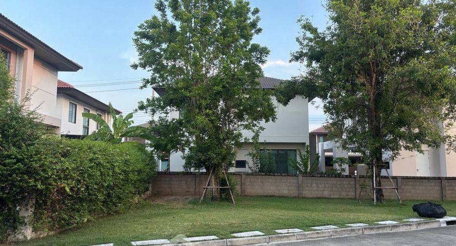 For sale 3 bedrooms house in Khlong Sam Wa, Bangkok