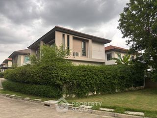 For sale 3 bedrooms house in Khlong Sam Wa, Bangkok
