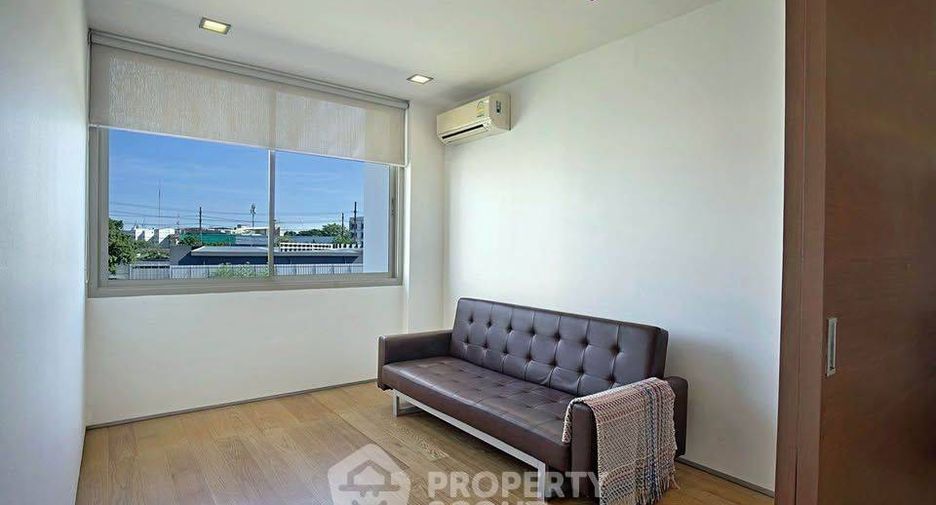 For sale 3 bedrooms condo in Khlong Toei, Bangkok