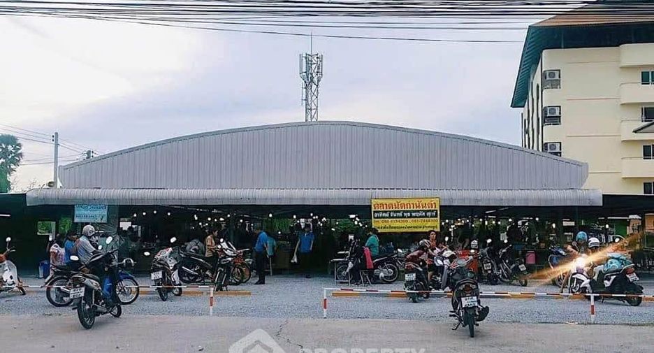 Продажа 2 спальни таунхаус в Mueang Chon Buri, Чонбури