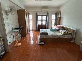 Продажа 2 спальни таунхаус в Mueang Chon Buri, Чонбури