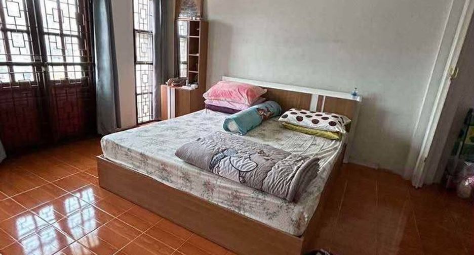 Продажа 2 спальни таунхаус в Mueang Chon Buri, Чонбури