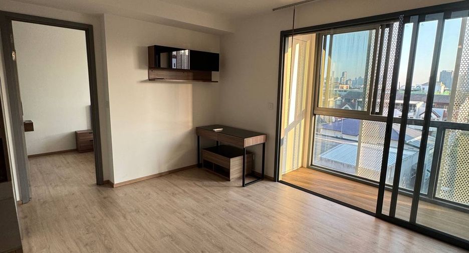 For sale 1 bed condo in Watthana, Bangkok
