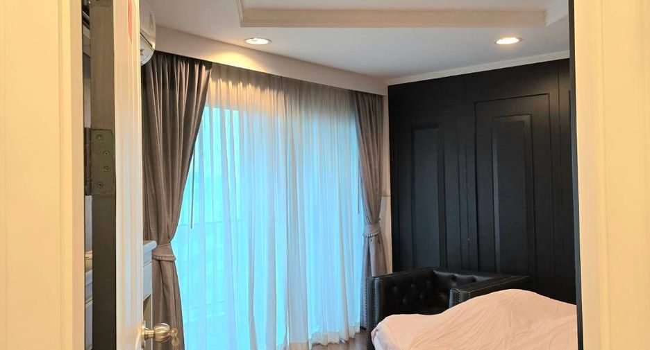For sale 2 bedrooms condo in Huai Khwang, Bangkok