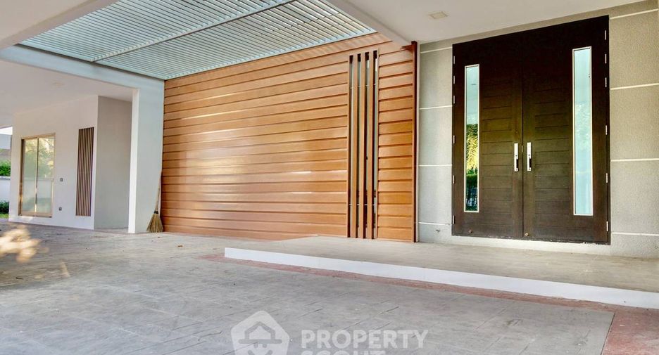 For sale 5 bedrooms house in Lat Krabang, Bangkok