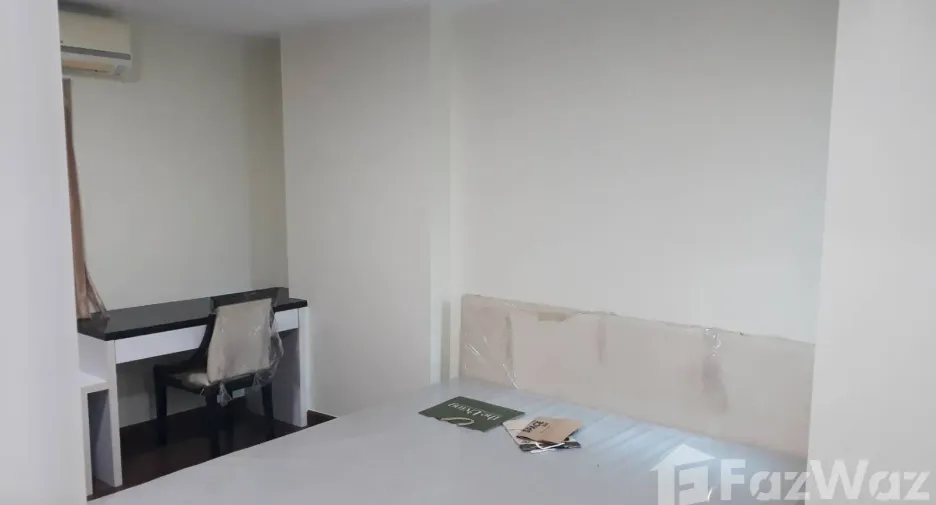 For sale 2 ベッドルーム condo in Phra Khanong, Bangkok