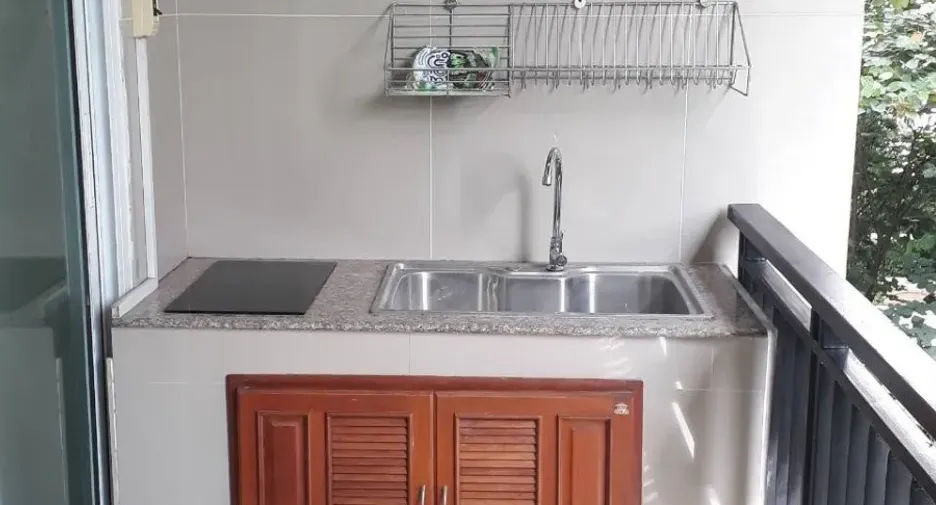 For sale 2 ベッドルーム condo in Phra Khanong, Bangkok