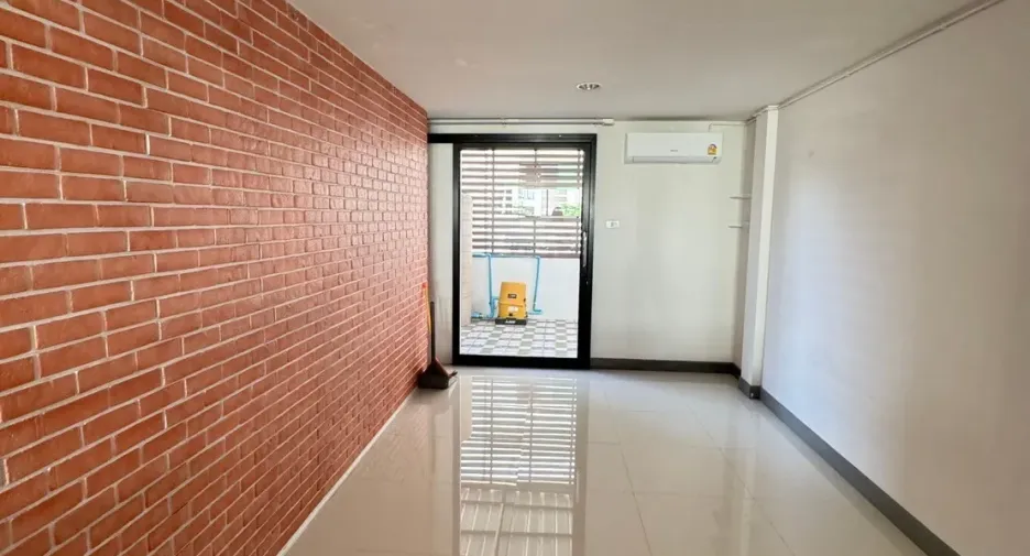 ให้เช่า 5 ห้องนอน พื้นที่ค้าปลีก ใน บางแค, กรุงเทพฯ