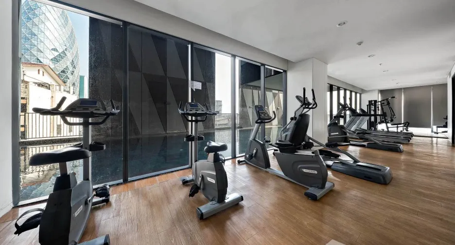 For rent and for sale 1 bed condo in Phaya Thai, Bangkok