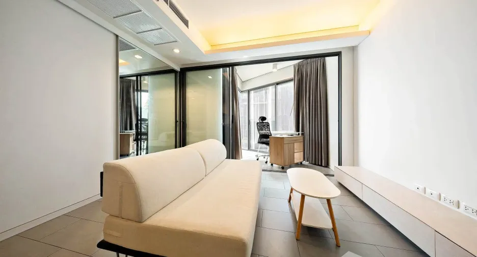 For rent and for sale 1 bed condo in Phaya Thai, Bangkok