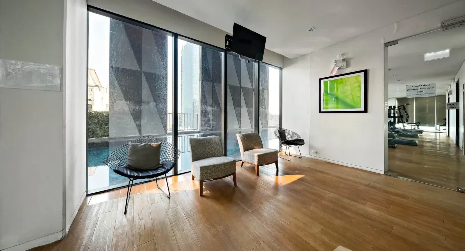 For rent and for sale 1 bed condo in Phaya Thai, Bangkok
