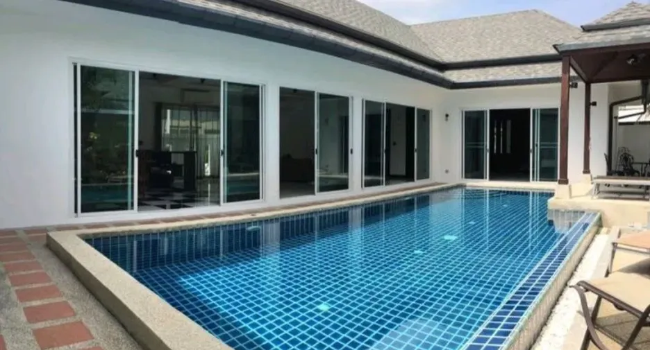 Villa en venta y en alquiler de 3 habitaciones en Kathu, Phuket