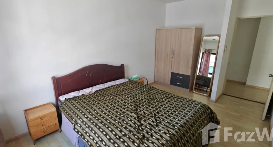 For sale 3 bedrooms townhouse in Suan Luang, Bangkok