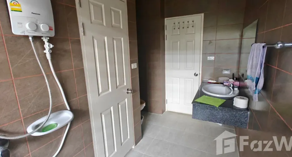 For sale 3 bedrooms townhouse in Suan Luang, Bangkok