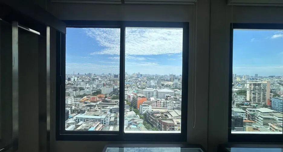 For rent 2 bedrooms condo in Bang Rak, Bangkok