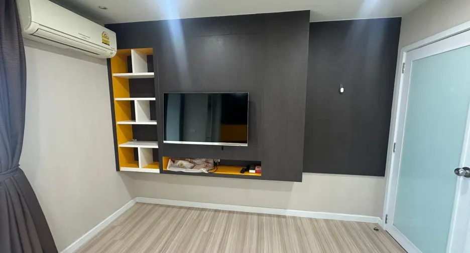 For rent 2 bedrooms condo in Bang Rak, Bangkok