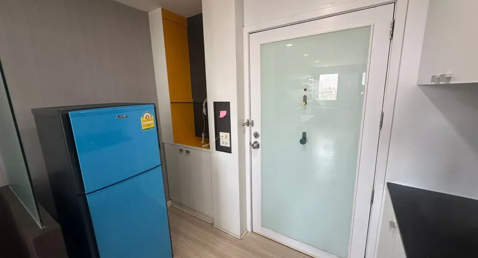 For rent 2 bedrooms condo in Bang Rak, Bangkok