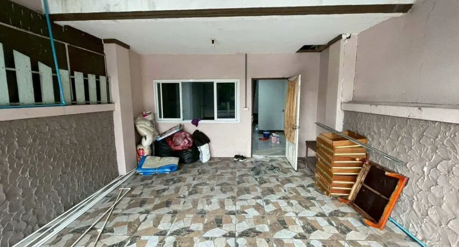 Продажа 4 спальни таунхаус в Лат Пхрао, Бангкок