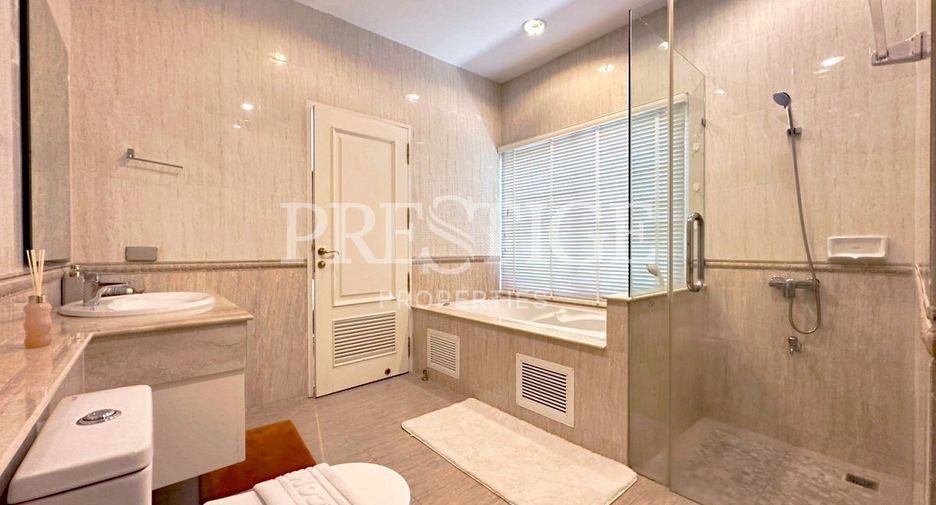 For sale 4 bedrooms house in Bang Lamung, Chonburi