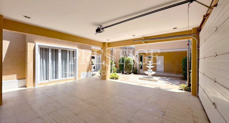 For sale 4 bedrooms house in Bang Lamung, Chonburi