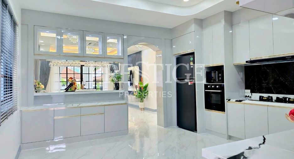 For sale 4 ベッドルーム house in East Pattaya, Pattaya