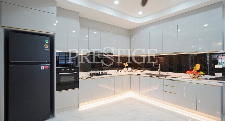 For sale 4 ベッドルーム house in East Pattaya, Pattaya