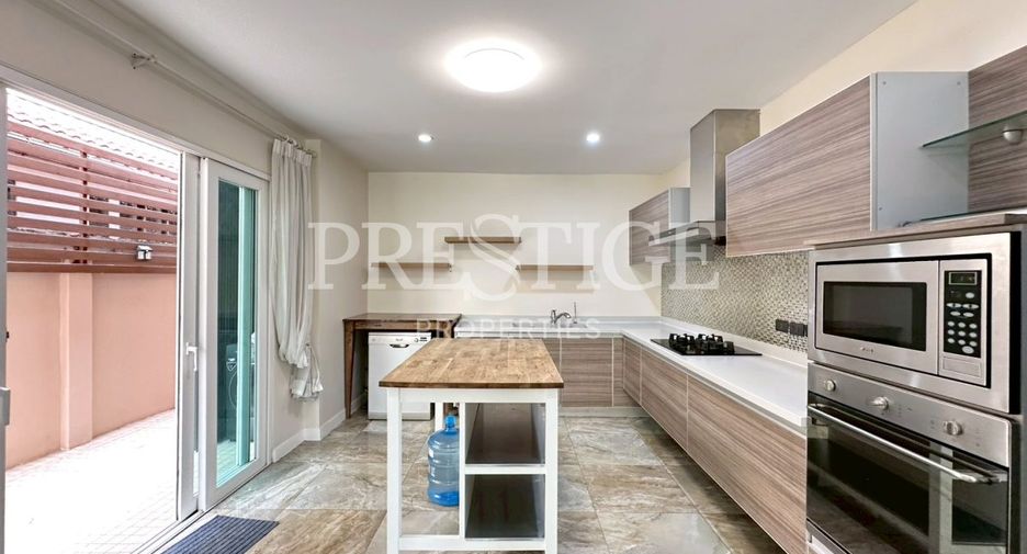 Продажа и аренда 4 спальни дом в Восточная Паттайя, Паттайя