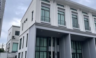 Продажа 5 спальни таунхаус в Банг Кхен, Бангкок
