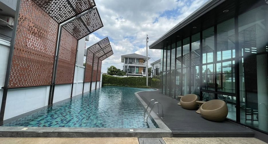 Casa en venta y en alquiler de 4 habitaciones en Bang Kapi, Bangkok