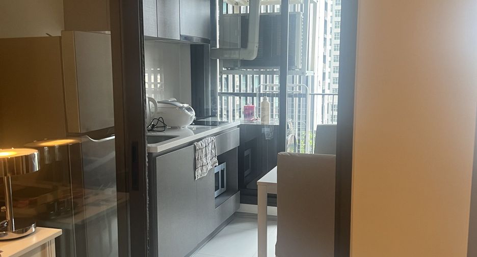 For sale 1 bed condo in Huai Khwang, Bangkok