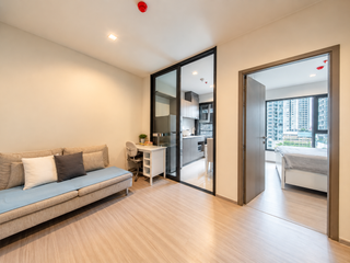 À vendre 1 chambre condo à Huai Khwang, Bangkok