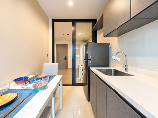 À vendre 1 chambre condo à Huai Khwang, Bangkok