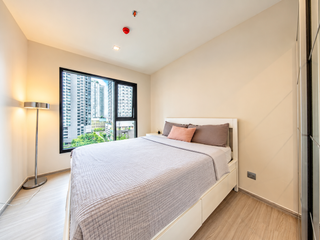 À vendre 1 chambre condo à Huai Khwang, Bangkok