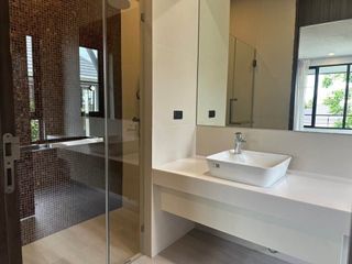 For sale 5 bedrooms house in Watthana, Bangkok