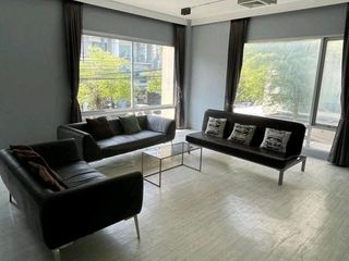 For sale and for rent office in Wang Thonglang, Bangkok