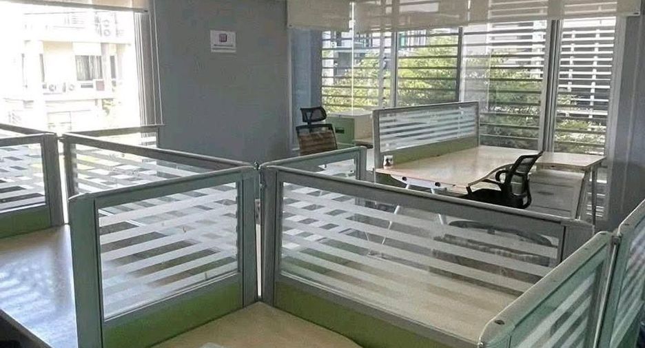 For rent そして for sale office in Wang Thonglang, Bangkok