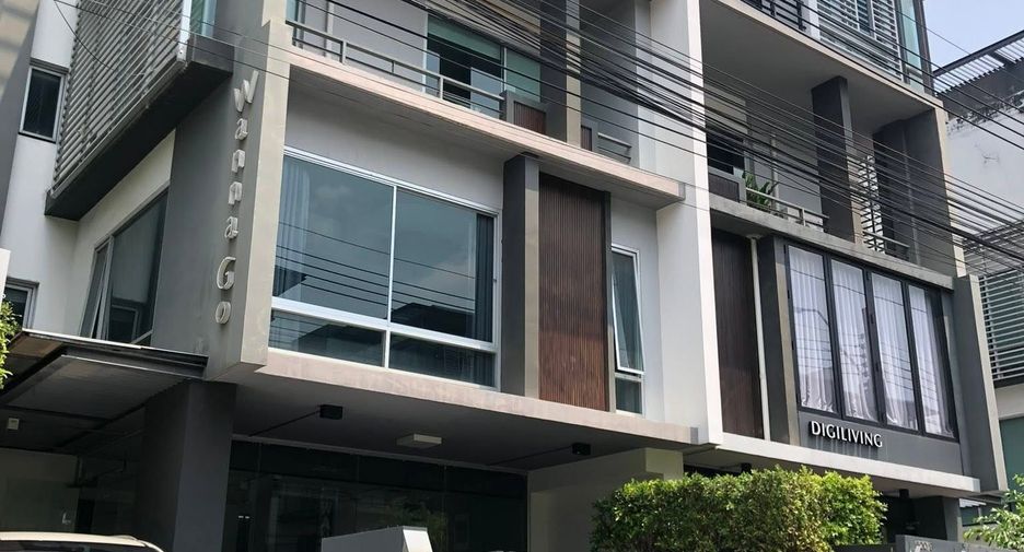 For rent そして for sale office in Wang Thonglang, Bangkok