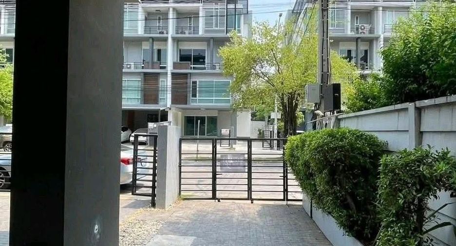 For rent そして for sale office in Wang Thonglang, Bangkok