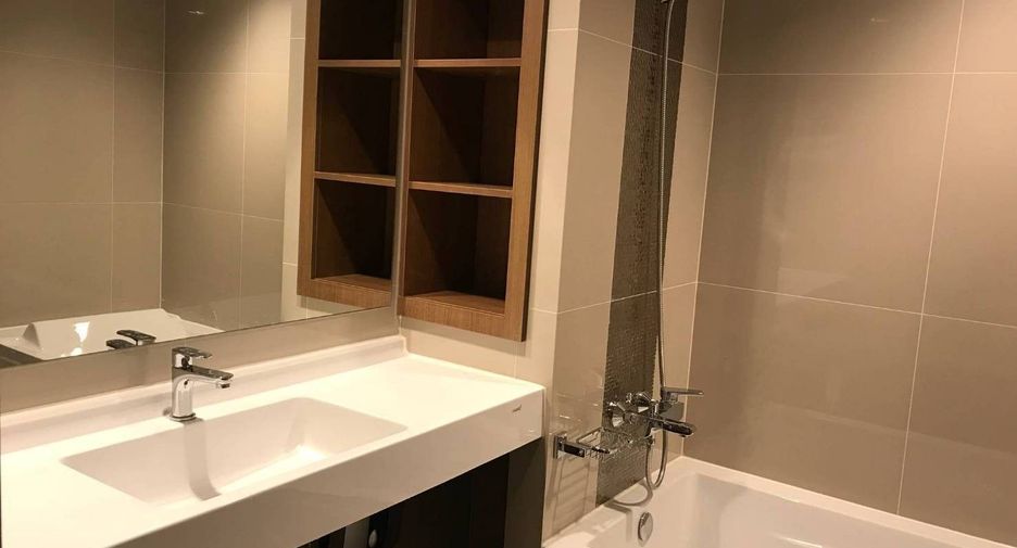 For sale 1 Beds condo in Phra Khanong, Bangkok