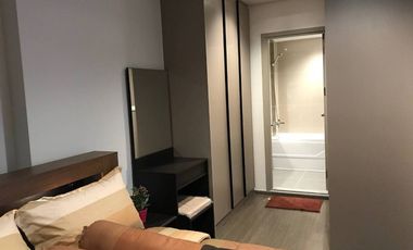 For sale 1 Beds condo in Phra Khanong, Bangkok