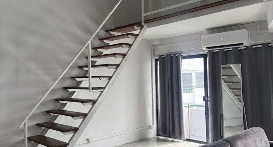 For rent 2 bedrooms condo in Phra Khanong, Bangkok